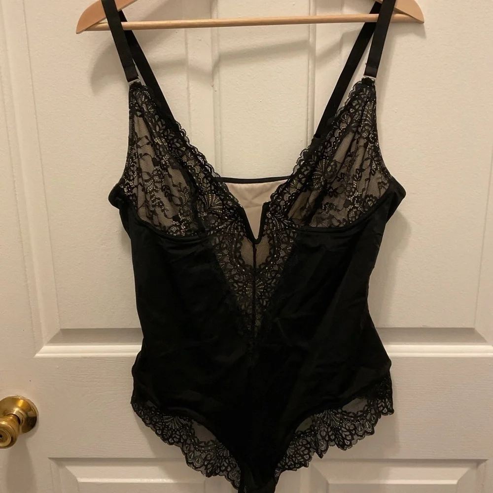 Chic Black Lace Chemise. SIZE 3 XL - Picture 6 of 16